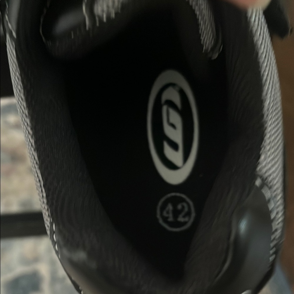 Garneau LG Cycling Shoes Black and Red size 9 - Picture 5 of 6